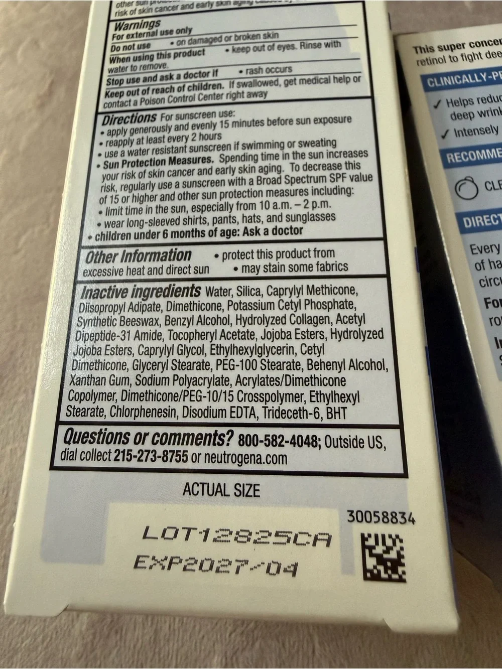 Neutrogena Collagen Bank SPF 30 Moisturizer & Retinol Oil – Blue/White